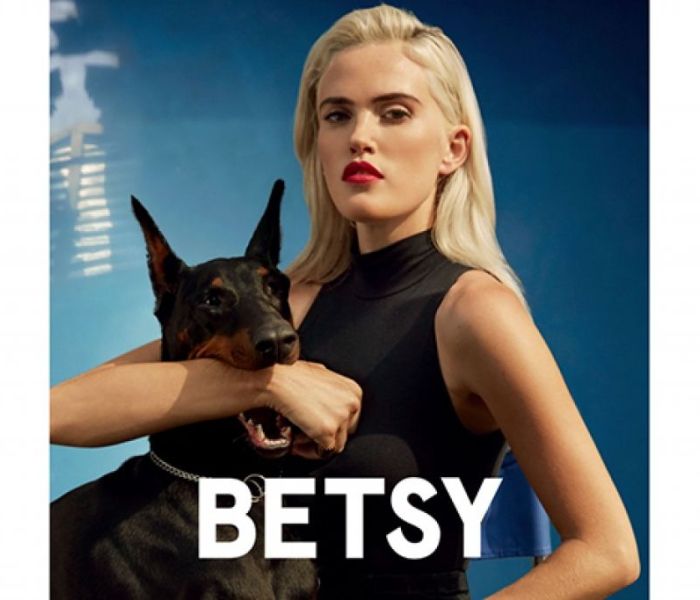 Singer Betsy